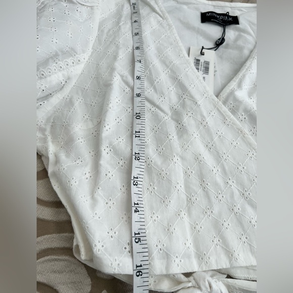NWT-MINKPINK Lola Wrap Blouse in White Size Large - Picture 10 of 13